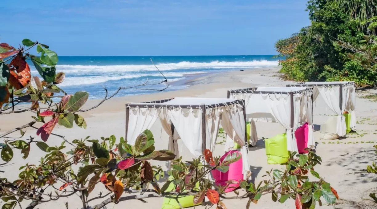 beach_domaine_dambohimanitra.jpg